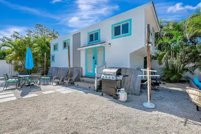 Image de Tiny House Paradise - Pool, Spa, Slide, Beaches
