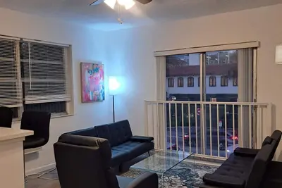 Image de Beach Paradise -Historic Renovated Property - Nice Views - Amazing Corner