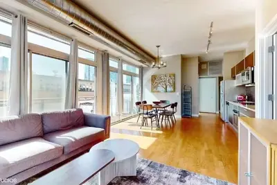 Image de Modern West Loop Condo with Parking