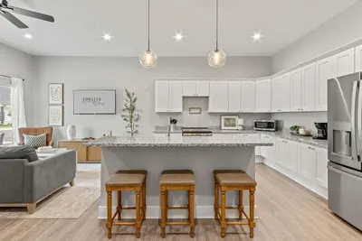 Image de Charming 3-bedroom Villa with garage in Madison