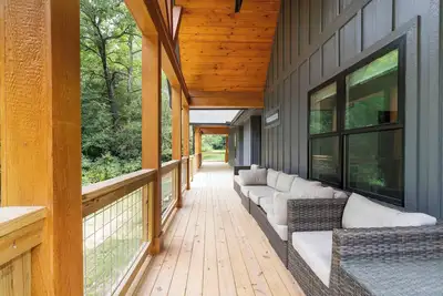 Image de Pet Friendly Creekside Remote Work Retreat in the Blue Ridge Mountains