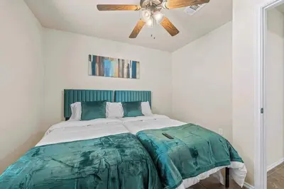 Image de New Killeen 8-10 Bd, sleeps max 10 ppl, 5 min to Fort Hood, Families, Groups, Pets Ok - Professionally Managed by Stay Albatross