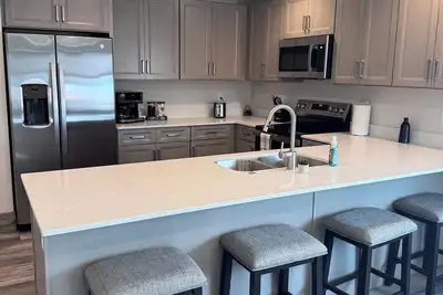 Image de Brand New 2 Bedroom with en-suites. Boat Parking.