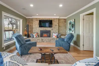 Lake Dardanelle Home w/ Dock! Fish On-Site