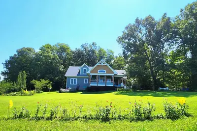 Image de Architect's home on 16 acres with gorgeous views of valley below