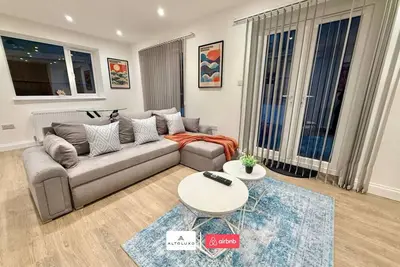 Image de Available Now|Luxury|Contractors|Families|Groups