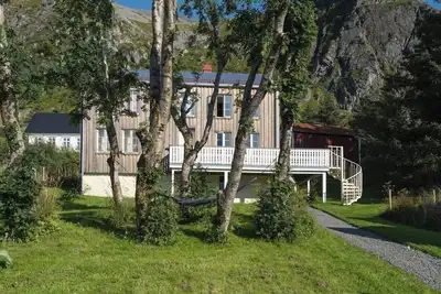 Image de Lofoten House by the sea, architectural details and sea views