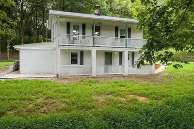 Image de Roanoke Roost | Secluded | 2br | Fire pit | Cozy