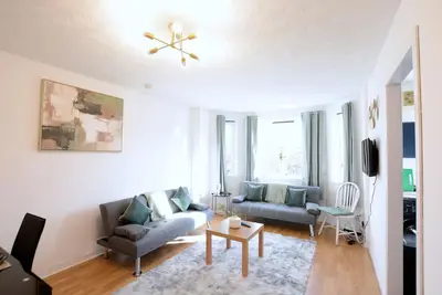 Image de Parking|Sleeps 8| 3 Bedroom House| City Center