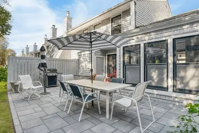 Image de Southampton Retreat with Private Patio, Community Pool, and Coastal Elegance