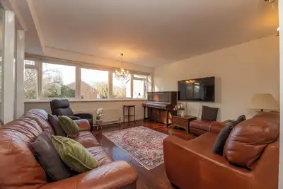 Image de Lovely, spacious house with parking, Ham, London - Pass the Keys