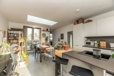 Image de Beautiful 1br, Huge Terrace 17 mins central London - Pass the Keys