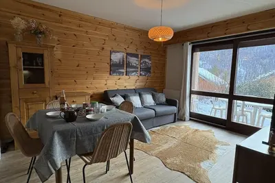 Image de 300m des commerces, Rez-de-chaussée, terrasse, télévision, casier à ski, 27m², Serre Chevalier