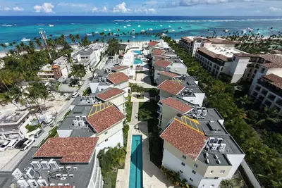 Image de Beachfront Bliss: Cozy 2-Bedroom