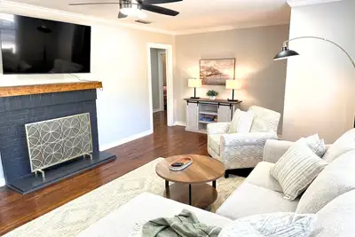 Image de Modern 4br/2ba Family Retreat Home in Bainbridge