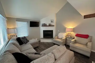 Image de Cozy updated 4 bdrm, centrally located, Wi-Fi, Pet Friendly