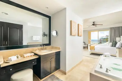 Image de Luxury One Bedroom Garden View Family Suite