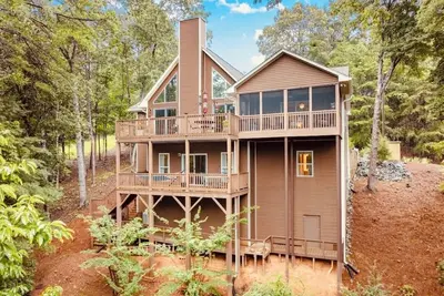 Image de Luxury Resort Home in Helen. View, games, 1mile to town.