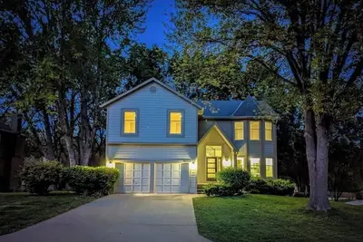Image de Upscale 5-bedroom with 9 beds & Game Room in Olathe