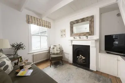 Walters on The Digey - 100m to beach - pets allowed