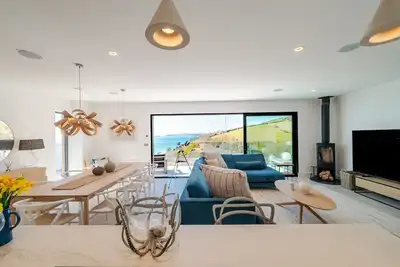 Image de New - Stunning Coastal Escape, Hot tub, Pool & Spa