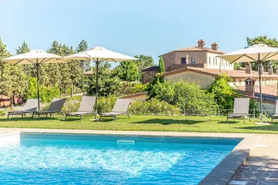 Image de Superbe maison à Trequanda avec Wi-Fi