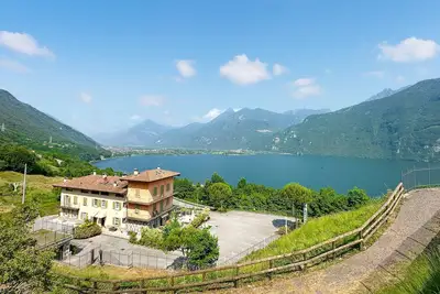 Image de Magnifique appartement à Ponte Caffaro avec Wi-Fi