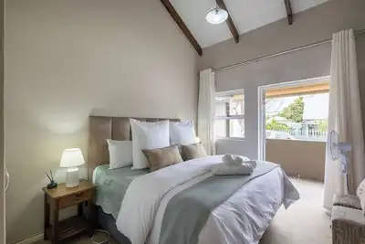 Image de Tranquil 1-bedroom apartment in beautiful Knysna perfect for relaxing