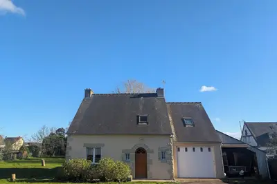 Image de Maison familiale au cœur d'un parc boisé – 10 min à pied de la plage