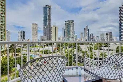 Image de Renovated Apartment Near Beach & Hot Tub