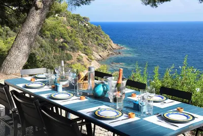 Image de Villa Front de mer 6 chambres, 12 personnes vue mer 180° - plage privée