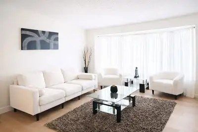 Spacious Entire Home | 4 Levels | Modern