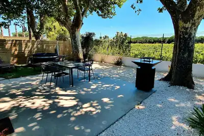 Image de Grenache - gîtes du mas des jeux