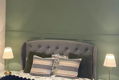 Image de Clean & Modern One-Bedroom with Private Entrance