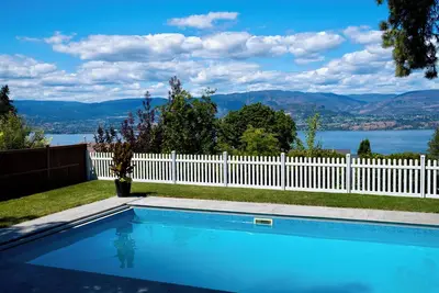Image de Lakeview Summer Family Home with Pool & Hot Tub!