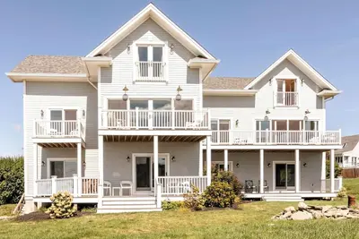 Image de Huge 10br Beach House. Weddings. Large Groups.