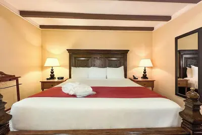 Image de Executive King Suite with 2 Outdoor Pools & Hot Tub | Near Historic Downtown