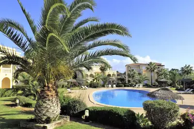 Image de Appartement avec piscine et grand jardin/ Cala Mendia-Anguila