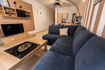 Image de Cobalt Canopy – Spacious 2-Bedroom Apartment