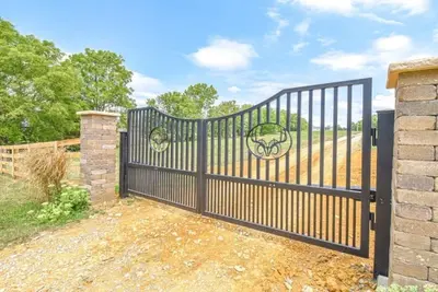 Image de # The Lodge! #  - A Private Ranch Retreat only 10 miles to the Ark Encounter.