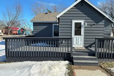 Image de Fabulous 2 bedroom home w/ ac. \nPet friendly. Patio w/ grill.