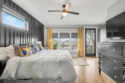 Image de Contemporary new craftsman in the heart of Atlanta! \nFIFA Ready