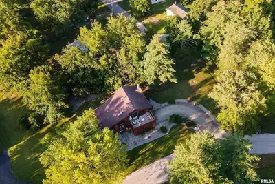 Image de Mid Century Modern Dream House Near Campus + Wine Trails
