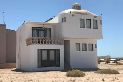 Image de Serene multi-level beach house with 2 bedrooms and 2 bathrooms in Playa Encanto.