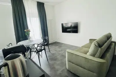 Image de Modern and cozy penthouse for independent living with all amenities.