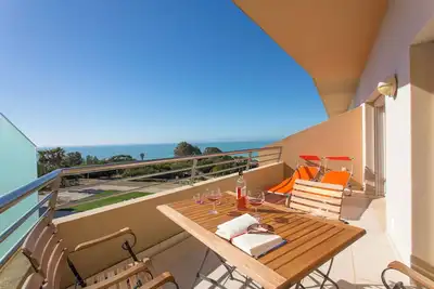 Image de Super Beach Apartment w/ Pool in the private condominium of Quinta da Barracuda