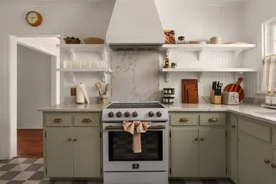 Image de Southern Charm Off The Square+Sleeps 10+Firepit