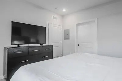 Image de Landing | Chic 2bd, Pool