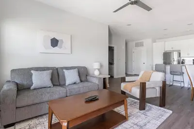 Image de Landing | Spectacular 2bd, Pool