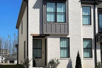 Image de New Construction Hotty Toddy Hideaway- Stylish New 3br/3. 5ba Townhome in Oxford